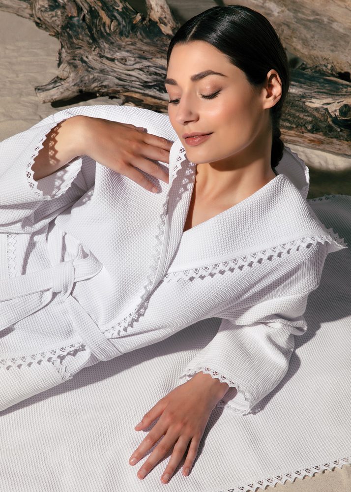 Accappatoio con cappuccio nido d'ape - immagine 2